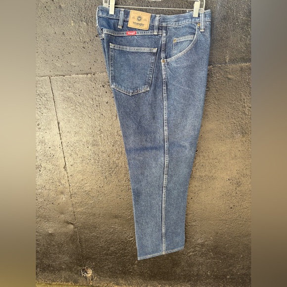 Wrangler Other - Men's Wrangler Blue Straight Jeans Classic Fit